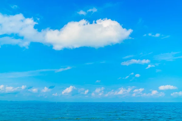 Ocean and sea with cloud on sky — Stock Photo, Image