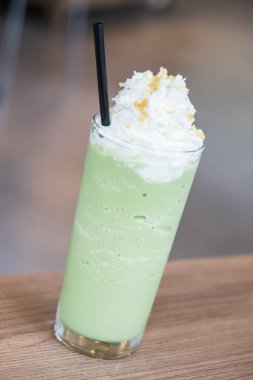 yeşil çay smoothie