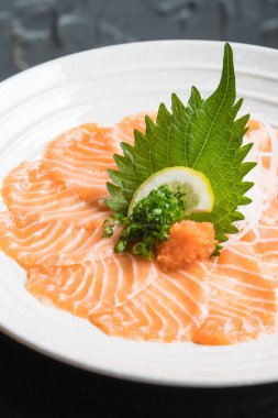 Ham taze somon balığı