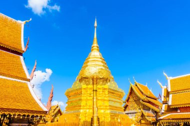 Altın Pagoda Wat Phrathat Doi Suthep güzel mimarisinde