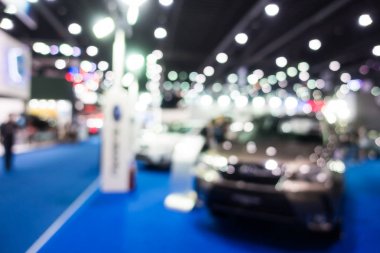 Soyut bulanıklık ve ufuk araba ve motor sergi gösterisi