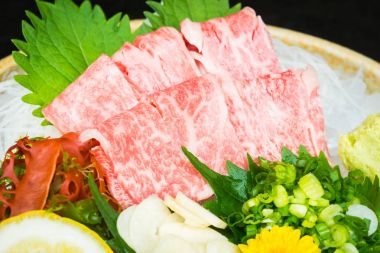 Ham ve taze matsusaka sığır eti sashimi