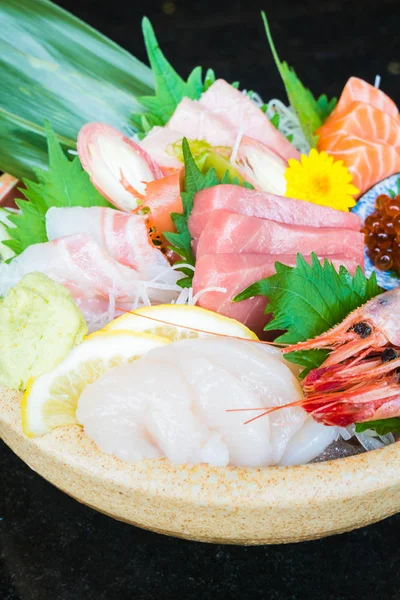 Blandade råa och färska sashimi — Stockfoto