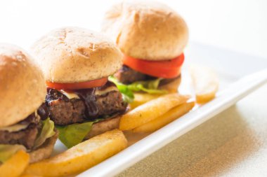 Mini sığır eti burger 