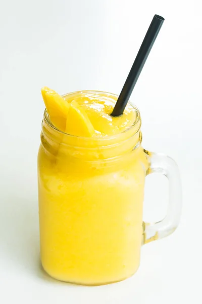 Fresh mango smoothies — Stock Photo, Image