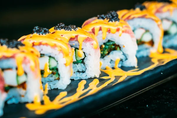 Hamachi sushi Japans eten stijl — Stockfoto