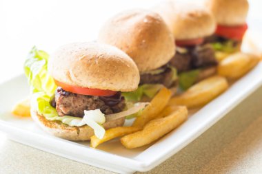 Mini sığır eti burger