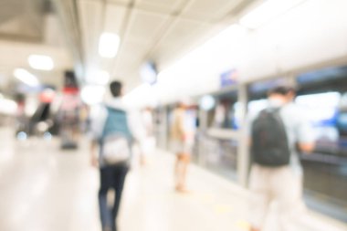 Metro İstasyonu'na bulanıklık