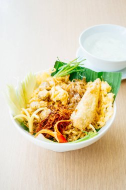 Pirinç suda ıslatın ve buz