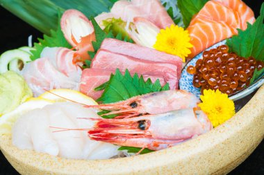 Karışık ham ve taze sashimi 