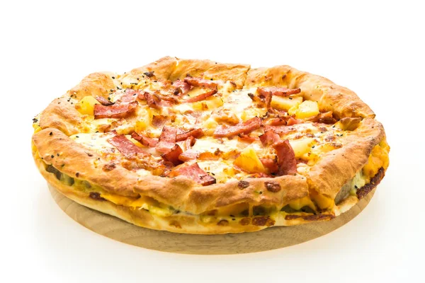 Pizza em bandeja de madeira — Fotografia de Stock