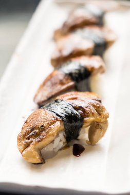 Kaz ciğeri beyaz plaka 