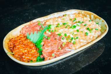 Somon ve ton balıklı tartar