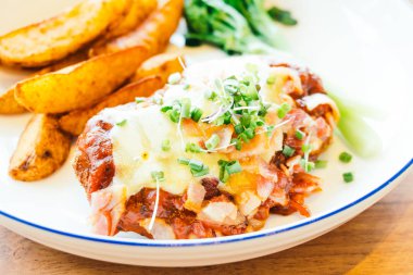 Pastırmalı tavuk biftek