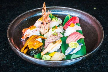 Nigiri ham ve taze sushi