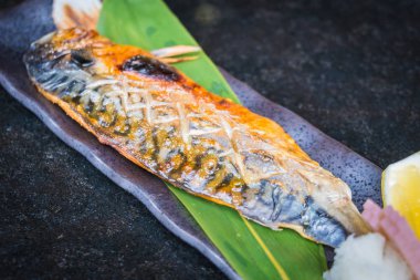 Izgara saba balık