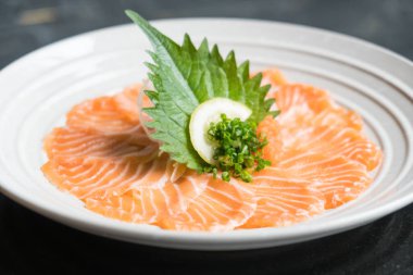 Ham taze somon balığı