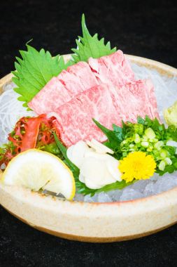 Ham ve taze matsusaka sığır eti sashimi