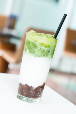 Buzlu macha yeşil çay kahve