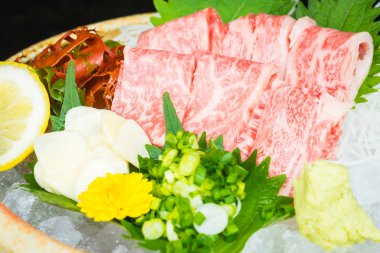 Ham ve taze matsusaka sığır eti sashimi