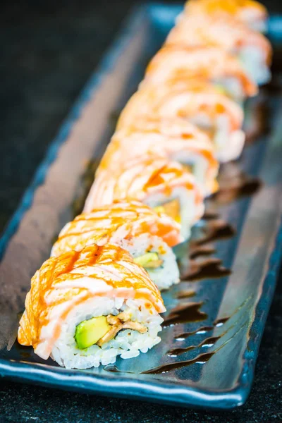 Rotolo di salmone di sushi — Foto Stock