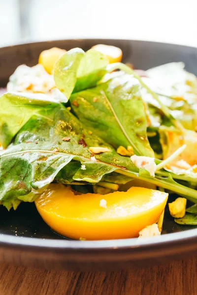 Beterraba com salada de legumes — Fotografia de Stock