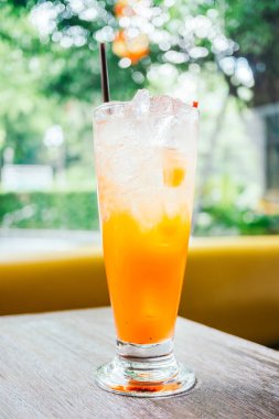 Buzlu meyve punch suyu cam