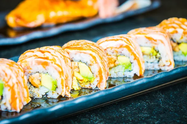 Zalm sushi roll — Stockfoto