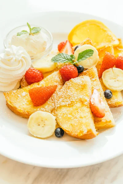 Pancake and Bread toast with mixed fruit — Stock Photo, Image