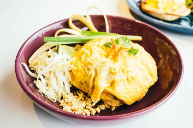 Yumurta şal pad Tay şehriye