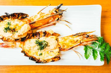 Izgara karides ya da soslu karides