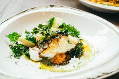 Levrek veya Barramundi balığı eti biftek