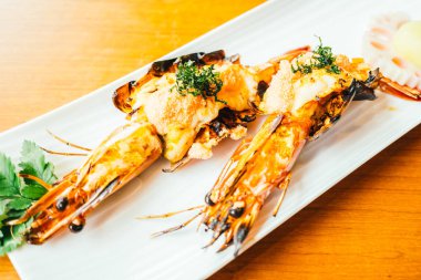 Izgara karides ya da soslu karides