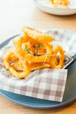 Kızarmış kalamar yüzük