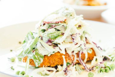 ile sebze kızarmış tavuk