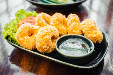 Kızarmış karides veya karides pasta top