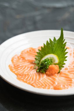 Ham taze somon balığı