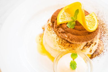 Turuncu üst gözleme