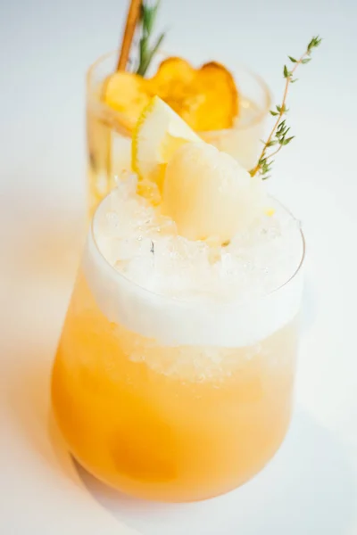 Cocktails glacés verre de litchi — Photo