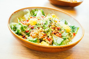 Izgara Sebzeli tavuk bir