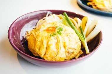 Yumurta şal pad Tay şehriye