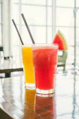 buzlu karpuz suyu smoothies 