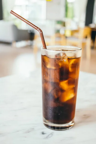 Bicchiere di cola ghiacciata — Foto Stock