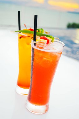 İçki kokteyl cam buz