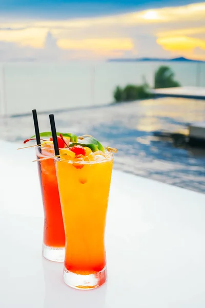 Copo de cocktails para beber gelo — Fotografia de Stock