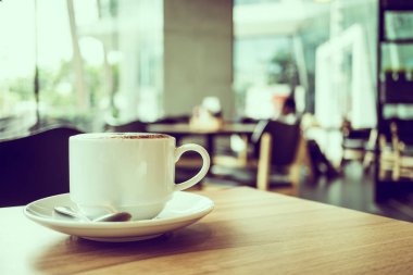 Beyaz fincan cappuccino kahve