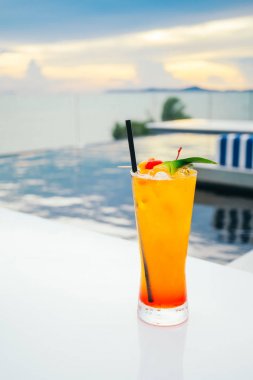 İçki kokteyl cam buz