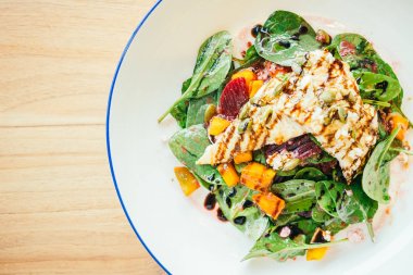 Izgara Tavuk Salatası