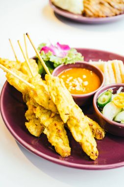 Tavuk eti satay