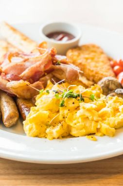 yumurta ile İngiliz kahvaltısı 